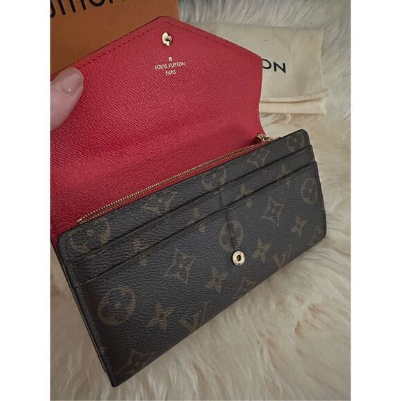 Louis Vuitton Sarah Wallet EUC - Picture 8 of 15